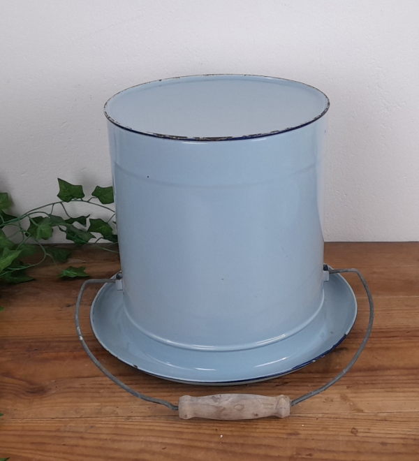 Pot de chambre vintage en tôle émaillée n°4607