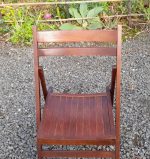 Chaise en bois vintage n°4528