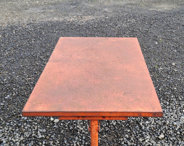 Table vintage en métal n°4902