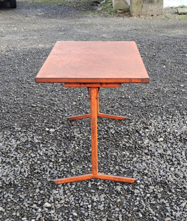 Table vintage en métal n°4902