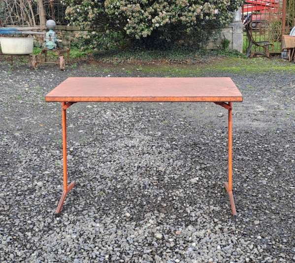 Table vintage en métal n°4902