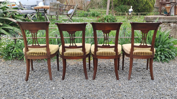 Lot de 4 chaises en acajou n°9362