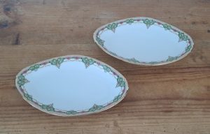 Lot de 2 anciens raviers en porcelaine de Limoges n°9565