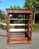 Ancienne vitrine en noyer n°9662