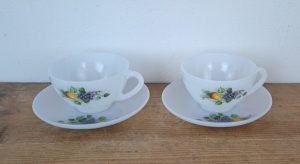 Lot de 2 tasses a thé vintages Arcopal n°9718