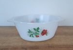 Plat vintage Arcopal / Rose rouge / n°9869