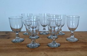 Lot de 9 anciens verres soufflé n°9962