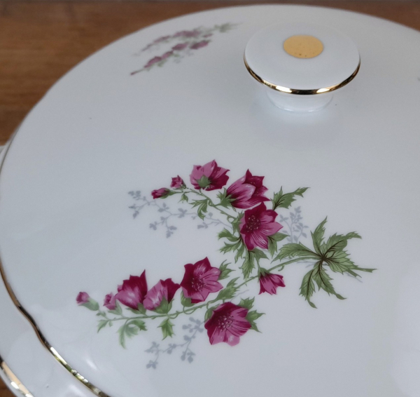 Soupière vintage en porcelaine n°1065