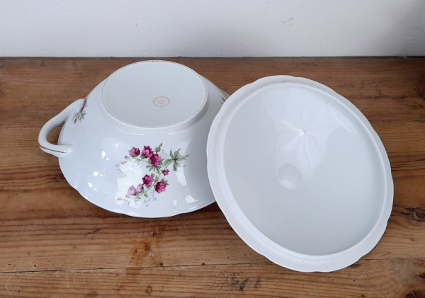 Soupière vintage en porcelaine n°1065