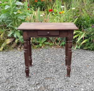 Ancienne table d'appoint n°1092