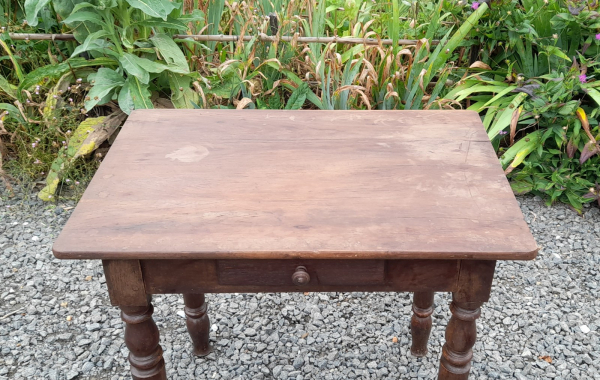 Ancienne table d'appoint n°1092