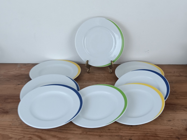 Lot de 8 assiettes a dessert en porcelaine n°1159