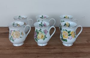 Lot de 6 tasses " Roses " n°2198