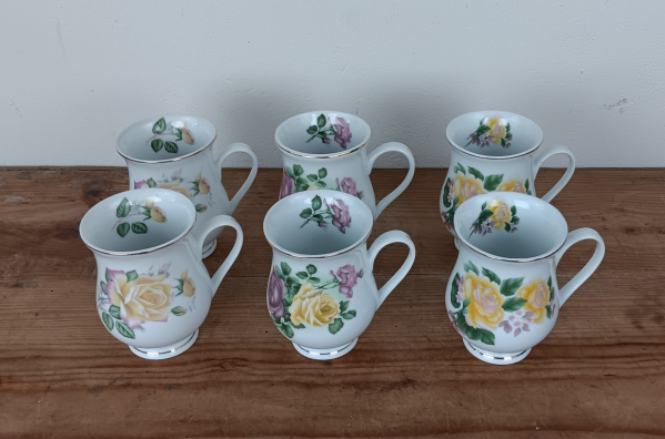 Lot de 6 tasses " Roses " n°2198