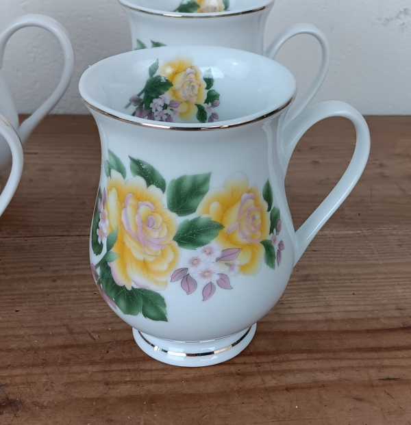 Lot de 6 tasses " Roses " n°2198