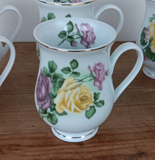 Lot de 6 tasses " Roses " n°2198