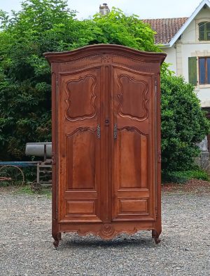 Ancienne armoire Louis XV en noyer n°1113