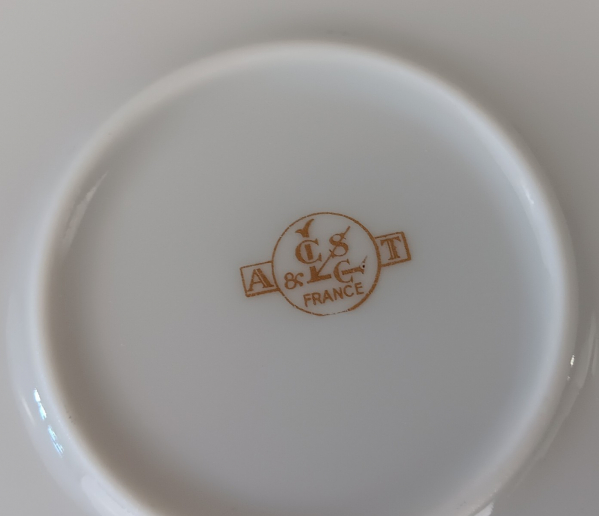 Plat a gâteaux vintage en porcelaine n°1358