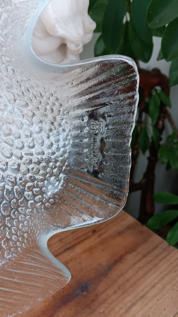 Grand plat vintage en verre Arcoroc / poisson / n°1356