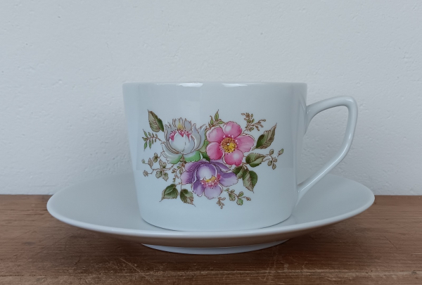 Grande tasse vintage en porcelaine n°1392