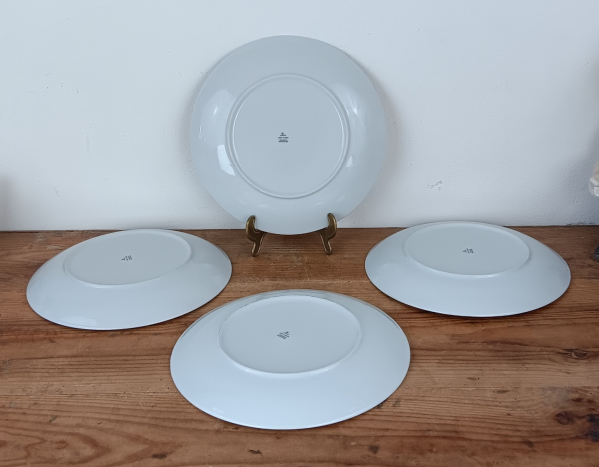 Lot de 4 assiettes en porcelaine n°1460