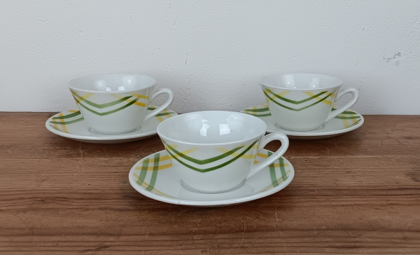 Lot de 3 tasses vintages en faïence n°1981