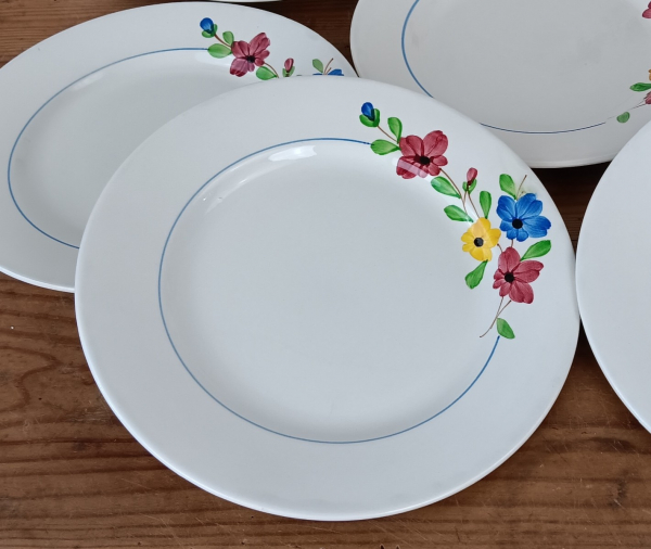 Lot 8 assiettes plates vintages Beausoleil n°1963