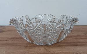 Ancien saladier en verre n°1676