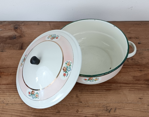 Soupière vintage / Cocotte en tôle émaillée n°1703