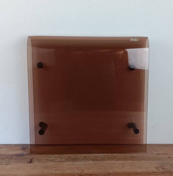 Support / Réhausseur vintage IBM en plexi fumé n°1784