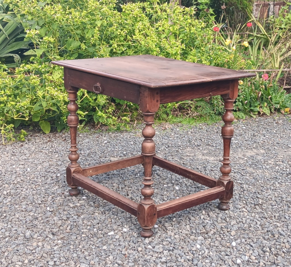 Ancienne table d'appoint en chêne n°1823