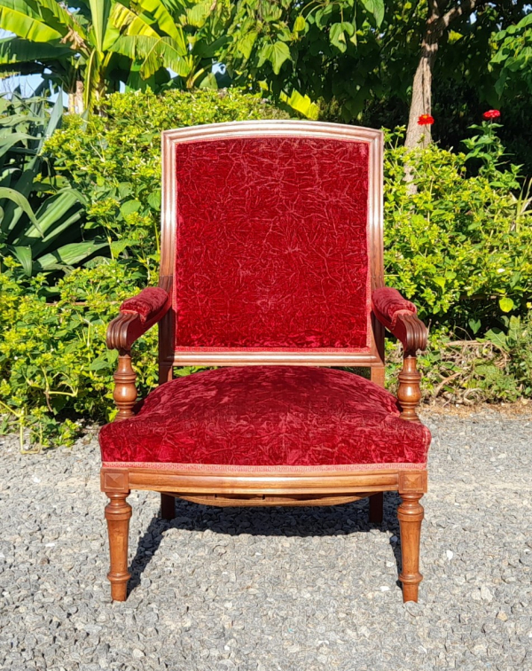 Ancien fauteuil en noyer n°1256