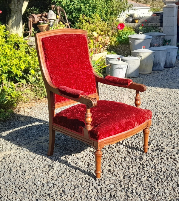 Ancien fauteuil en noyer n°1256