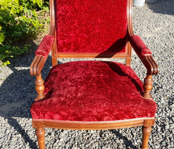 Ancien fauteuil en noyer n°1256