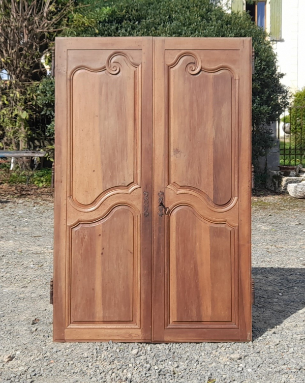 Ancienne paire de portes d'armoire en noyer n°1252