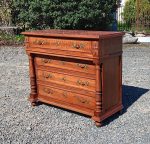 Ancienne commode en noyer n°1271 - 1270