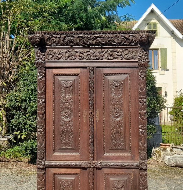 Ancienne armoire néogothique / ange n°1263 - 1262