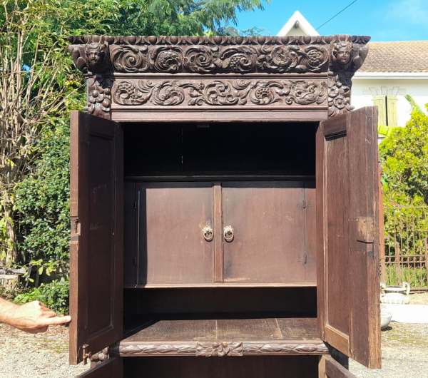 Ancienne armoire néogothique / ange n°1263 - 1262