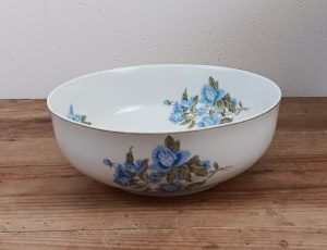 Ancien saladier en porcelaine n°1418