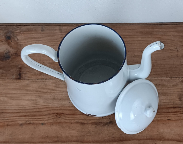 Cafetière vintage en tôle émaillée n°1491