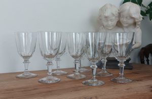 Lot de 8 anciens verres soufflés n°1575