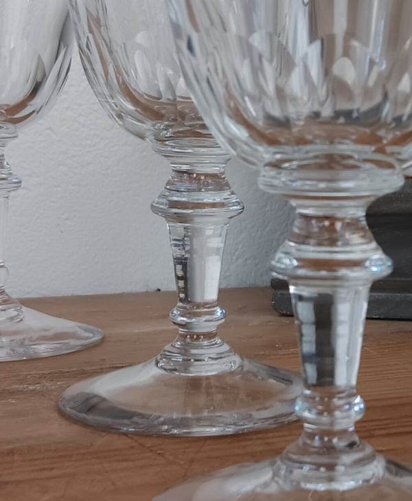 Lot de 8 anciens verres soufflés n°1575