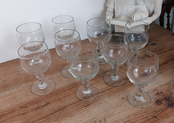 Lot de 9 anciens verres soufflés n°1529