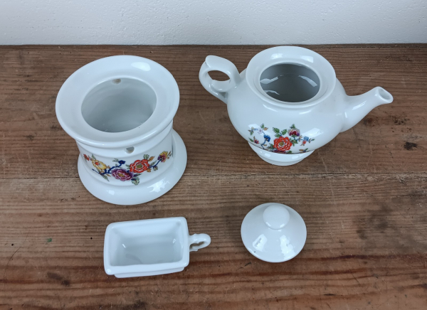 Tisanière vintage en porcelaine n°1885