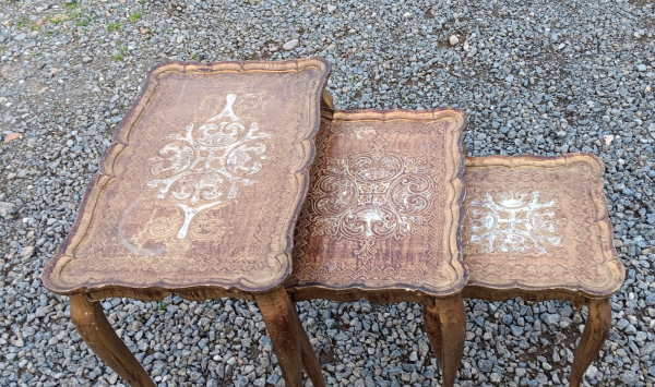 Lot de 3 tables gigognes italiennes n°1645