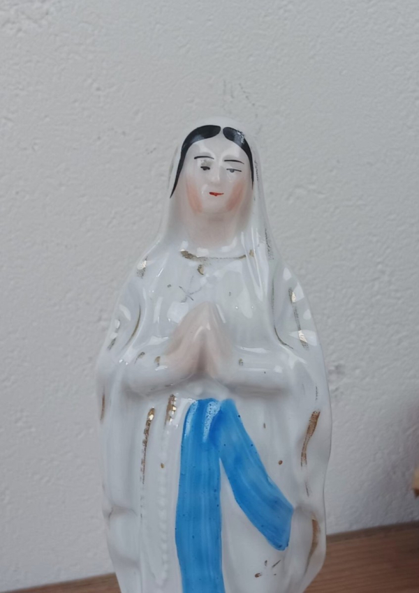 Ancienne vierge en porcelaine n°2012