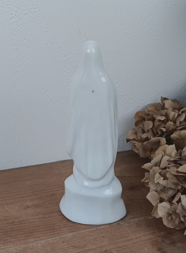 Ancienne vierge en porcelaine n°2012