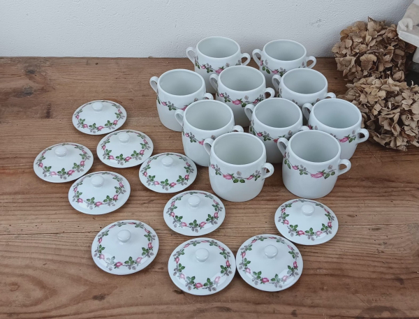 Lot de 10 pots a crème en porcelaine n°2057