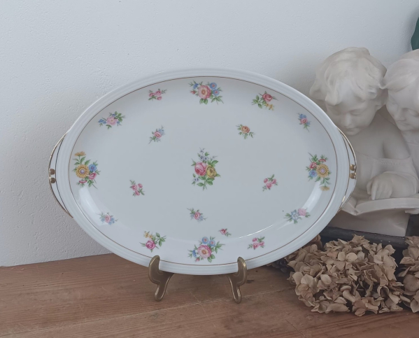 Grand plat ovale en porcelaine n°2111