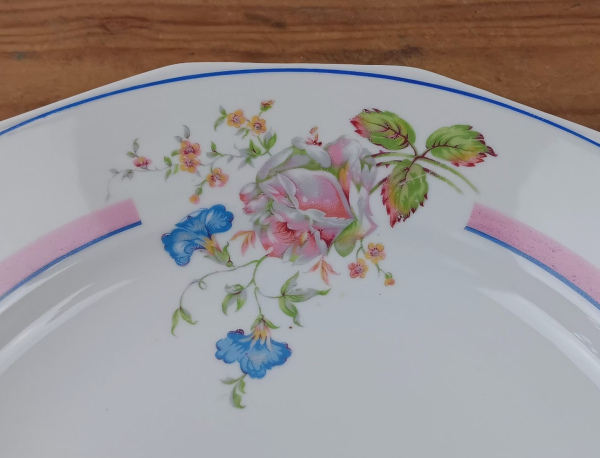 Saladier / Plat en porcelaine n°2061